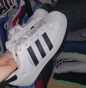 ADIDAS SUPERSTAR Sneakers Women Size 5